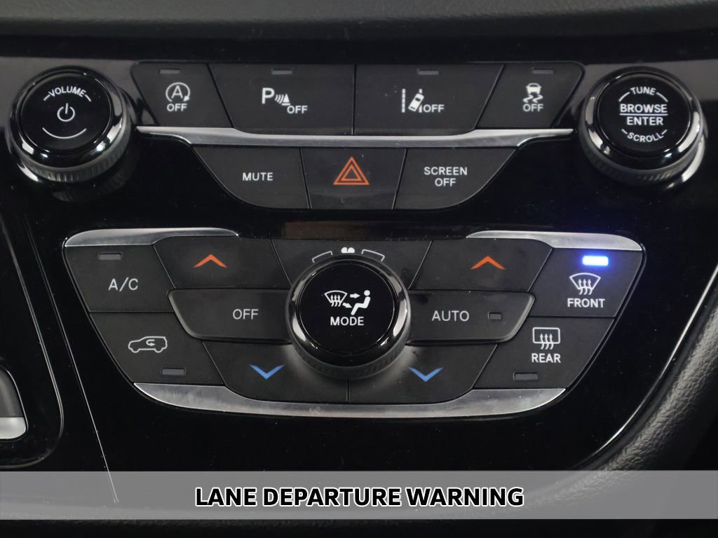 Used 2025 Chrysler Pacifica Select FWD image 5