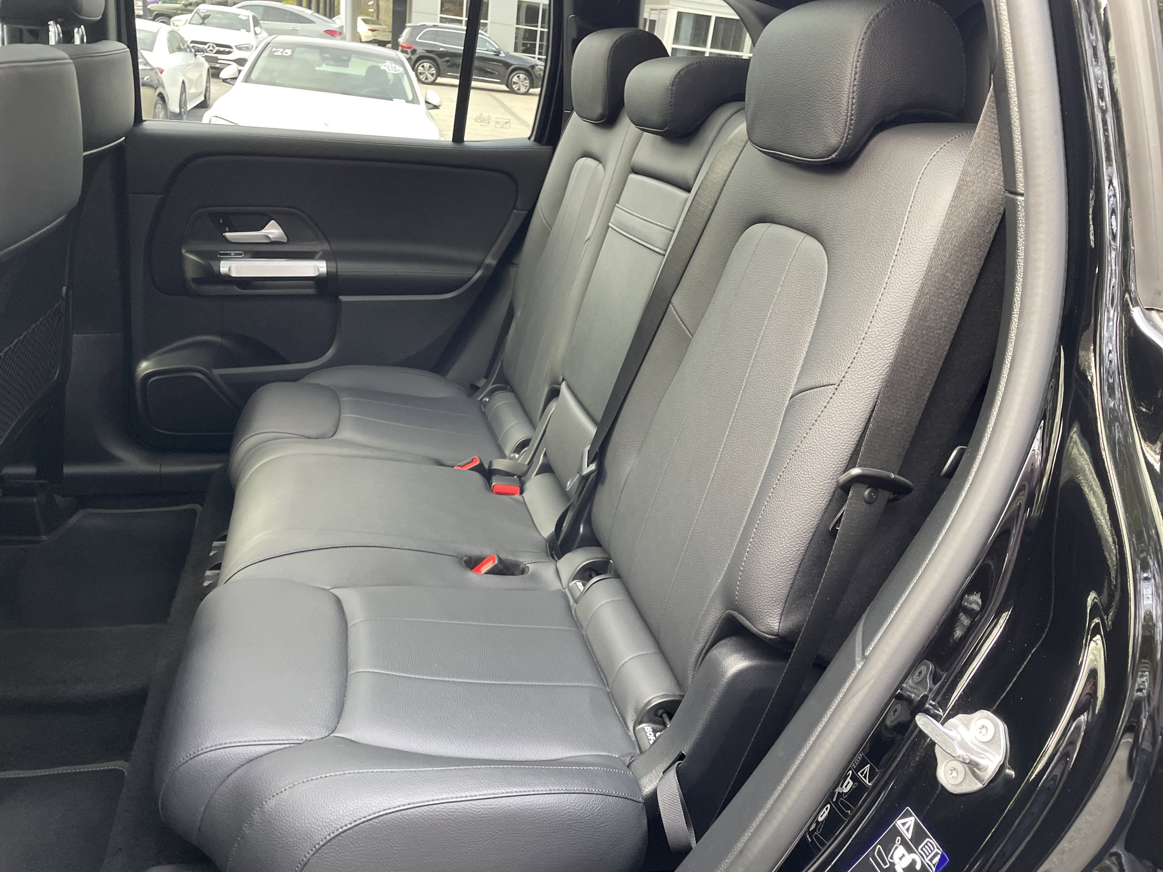 Certified 2022 Mercedes-Benz GLB 250 4MATIC image 39