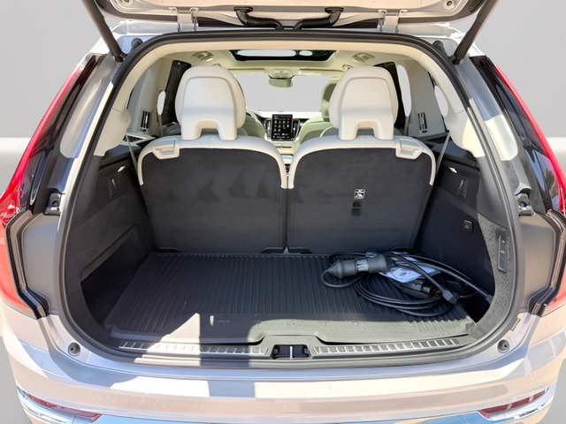 Used 2025 Volvo XC90 T8 Ultra w/ Lounge Package AWD/4WD image 31