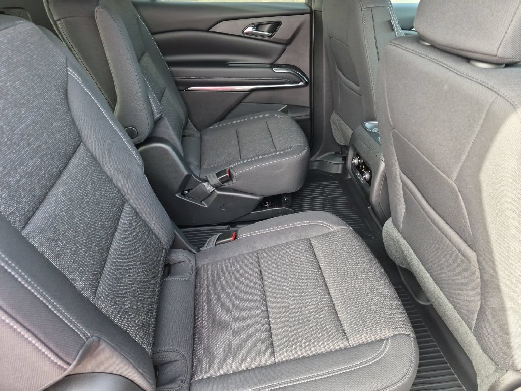 New 2027 Chevrolet Traverse LT w/ LPO, Floor Liner Package AWD/4WD image 29