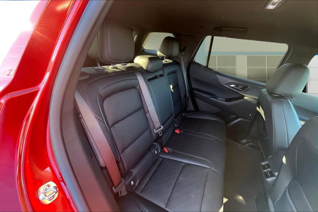 New 2026 Chevrolet Equinox LT w/ Convenience Package II FWD image 10