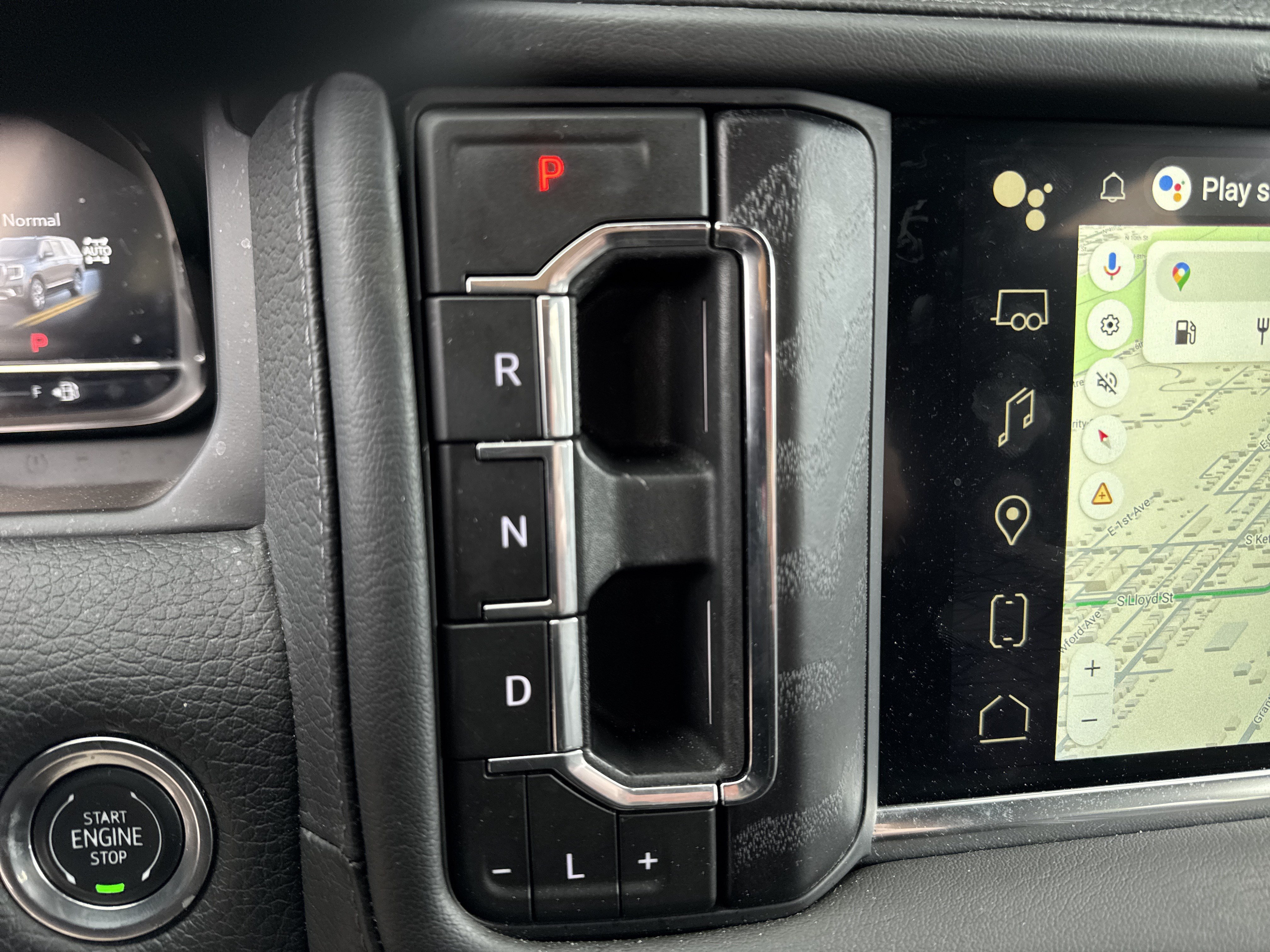 Used 2024 GMC Yukon XL Denali AWD/4WD image 24