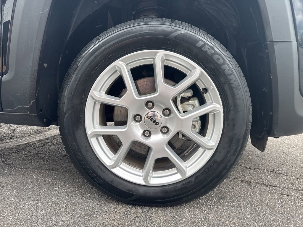 Used 2023 Jeep Renegade Latitude AWD/4WD image 50