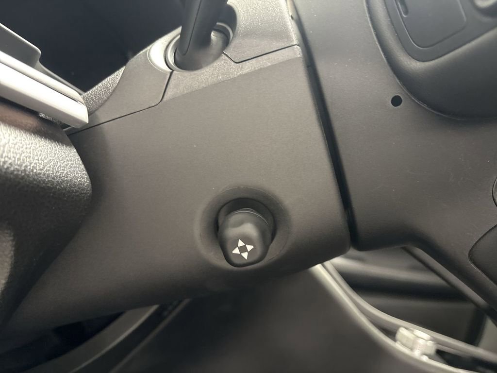 Used 2023 Jeep Grand Cherokee L Limited w/ Luxury Tech Group II image 15