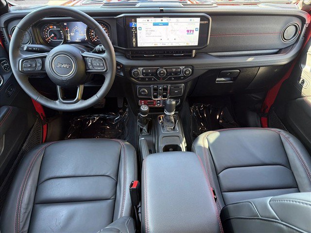 Used 2025 Jeep Wrangler Unlimited Rubicon AWD/4WD image 24