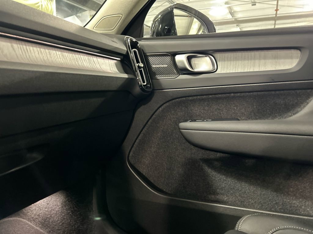 Used 2026 Volvo XC40 B5 Ultra w/ Climate Package image 20