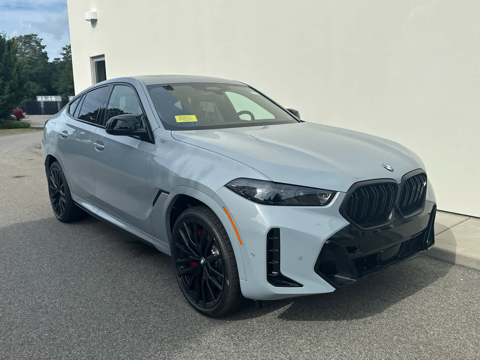 New 2026 BMW X6 M60i image 3
