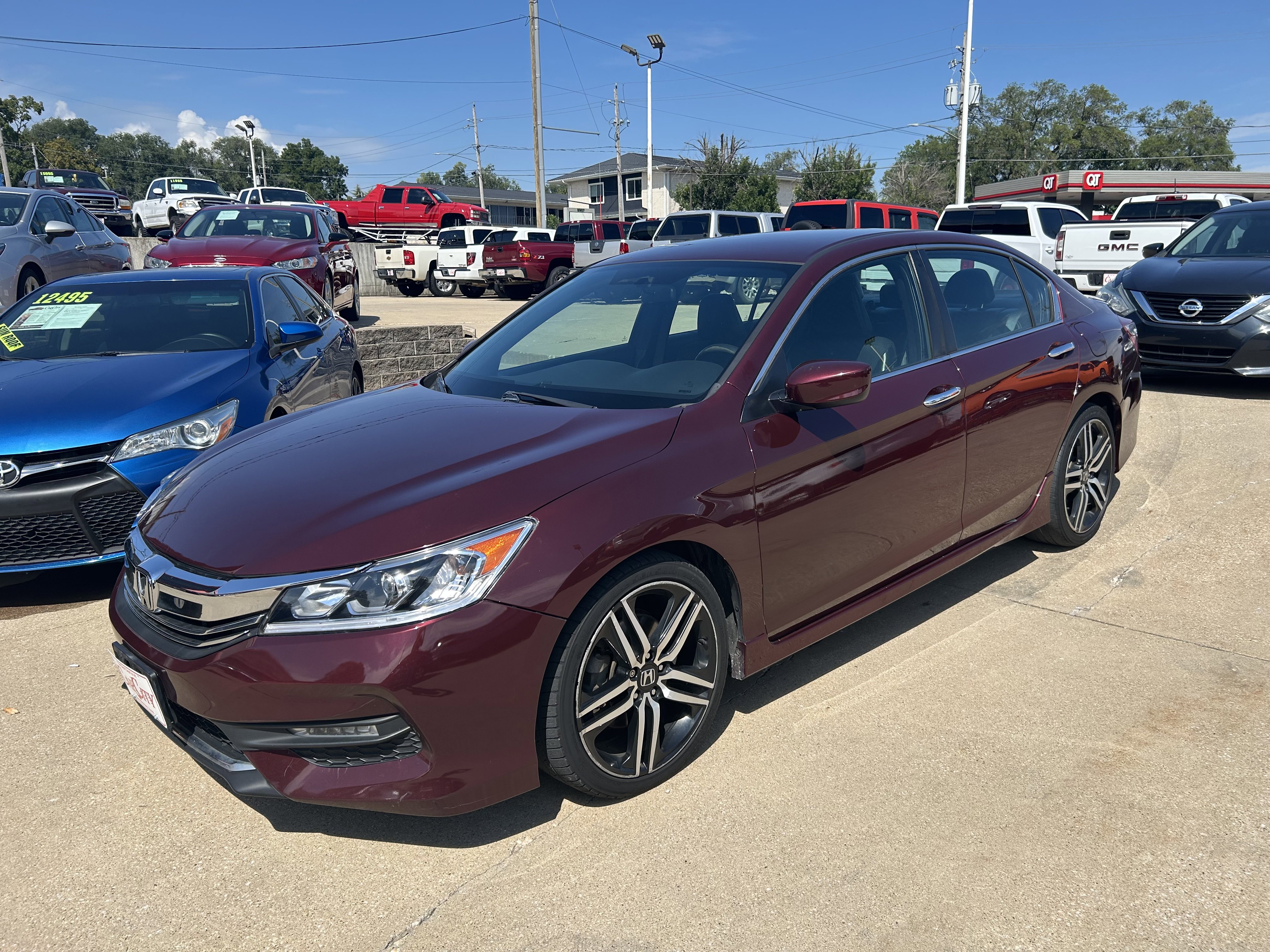 Used 2016 Honda Accord Sport image 2