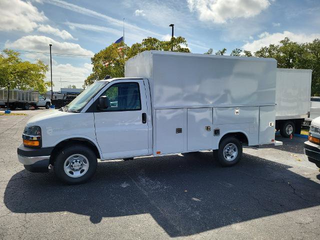 New 2025 Chevrolet Express 3500 w/ Power Convenience Package RWD image 3