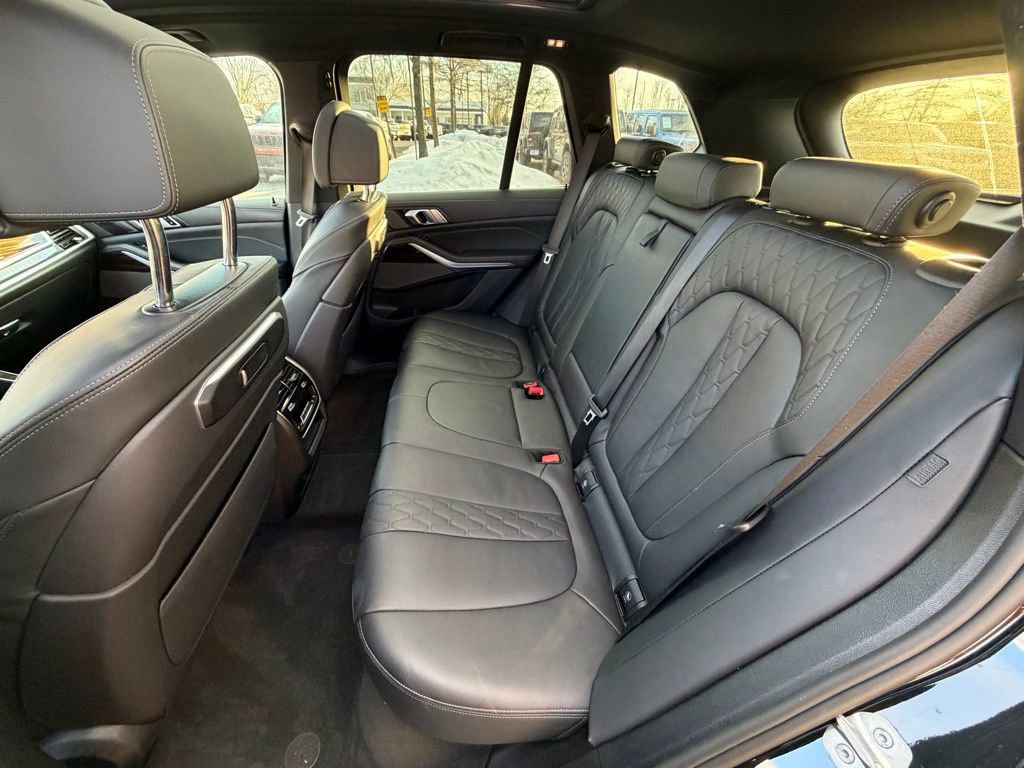 Used 2025 BMW X5 xDrive50e image 18