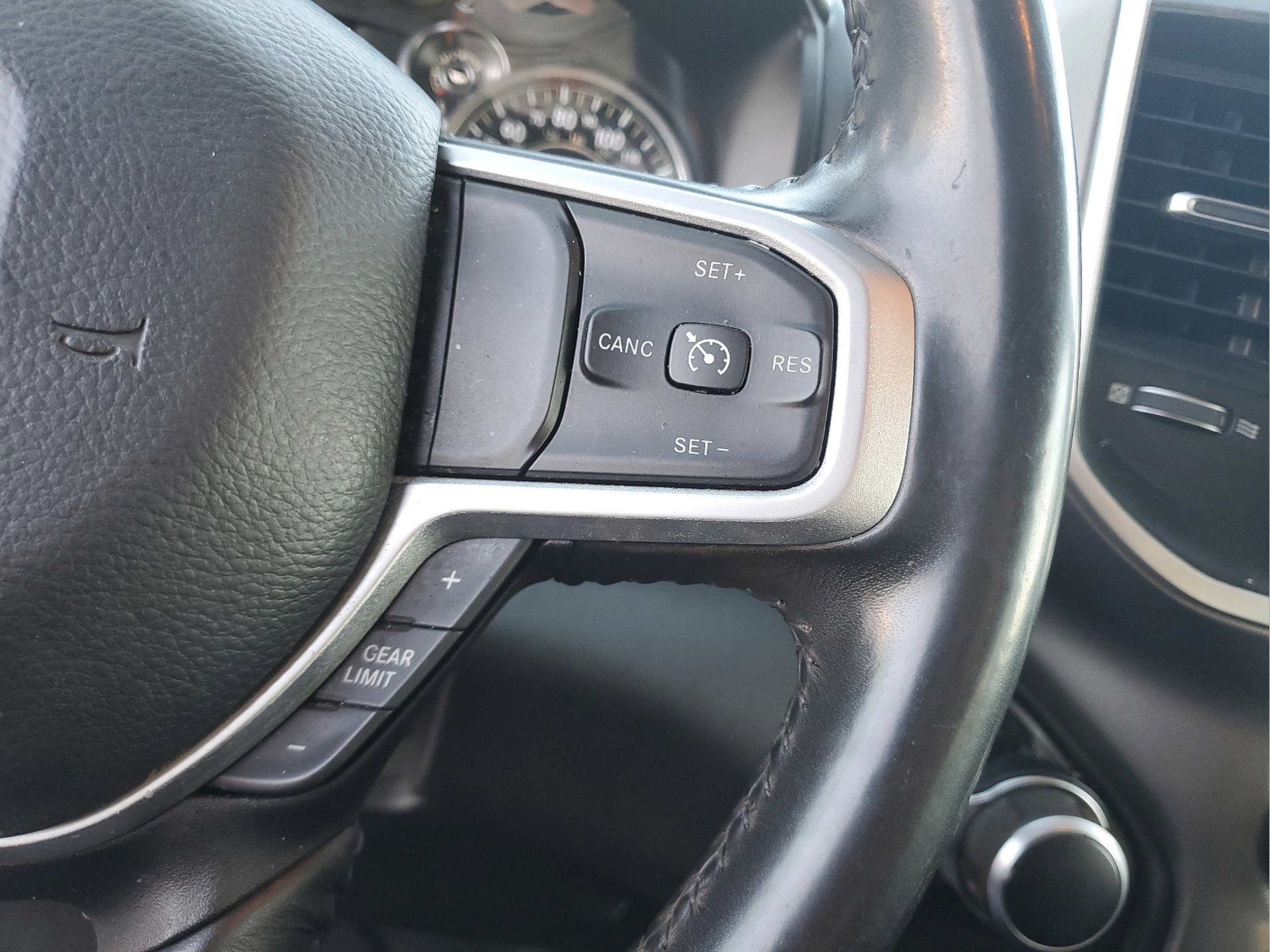 Used 2020 RAM 1500 Big Horn AWD/4WD image 42