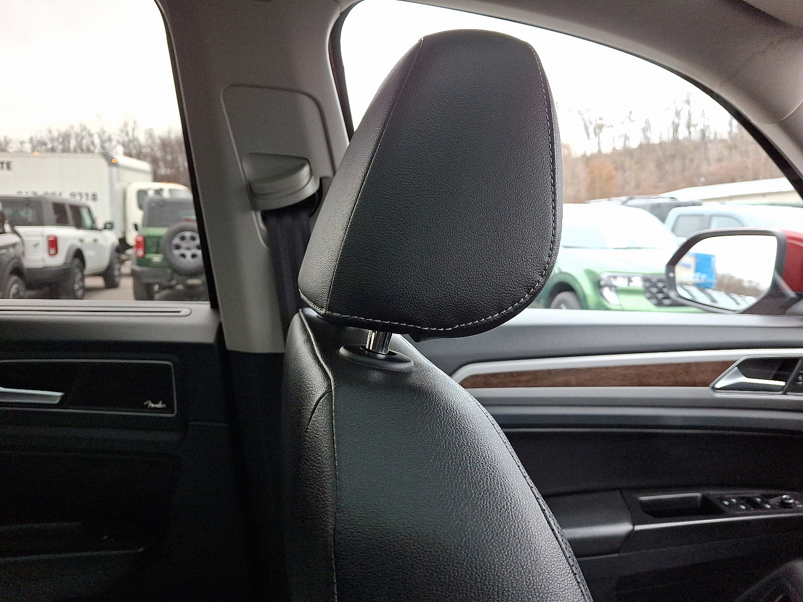 Used 2018 Volkswagen Atlas SEL Premium image 13