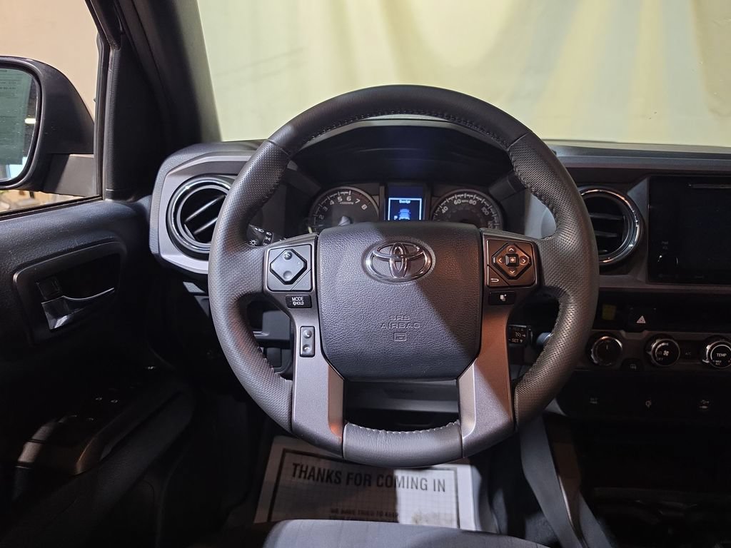 Used 2017 Toyota Tacoma TRD Sport w/ Tow Package (A/T) AWD/4WD image 11