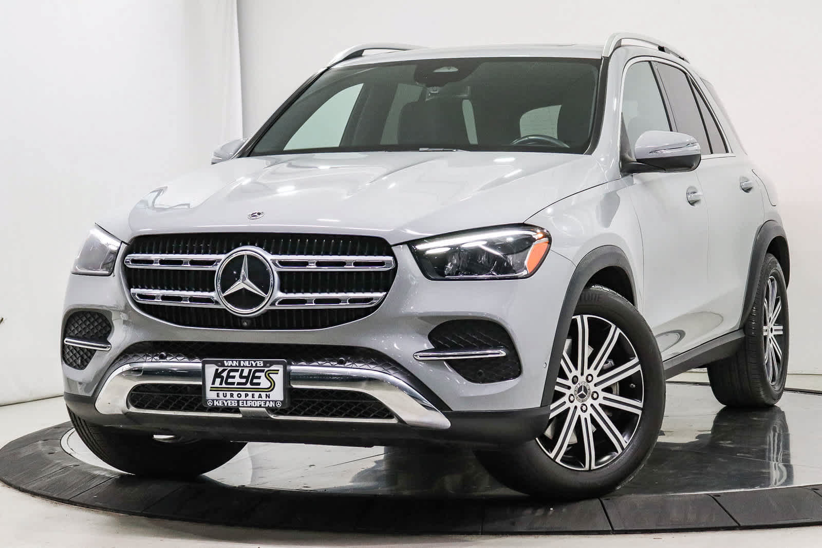 Certified 2025 Mercedes-Benz GLE 450e 4MATIC image 1