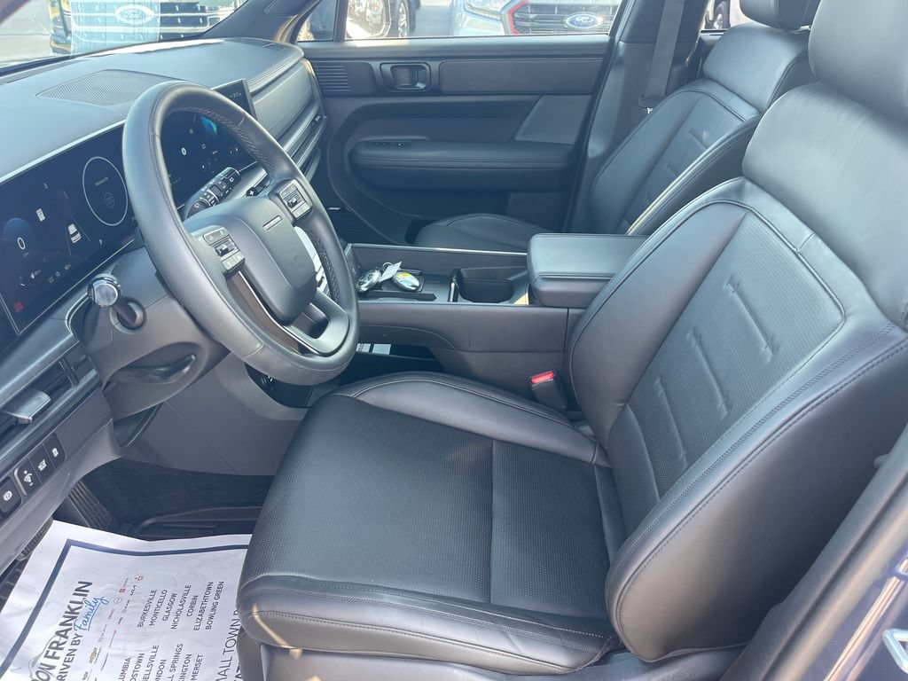 Used 2025 Hyundai Santa Fe Calligraphy AWD/4WD image 13