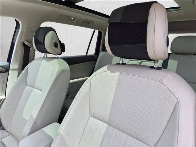 Used 2022 Volkswagen Tiguan SE FWD image 12