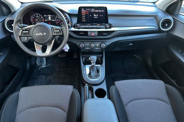 Used 2024 Kia Forte LXS w/ LXS Technology Package image 4