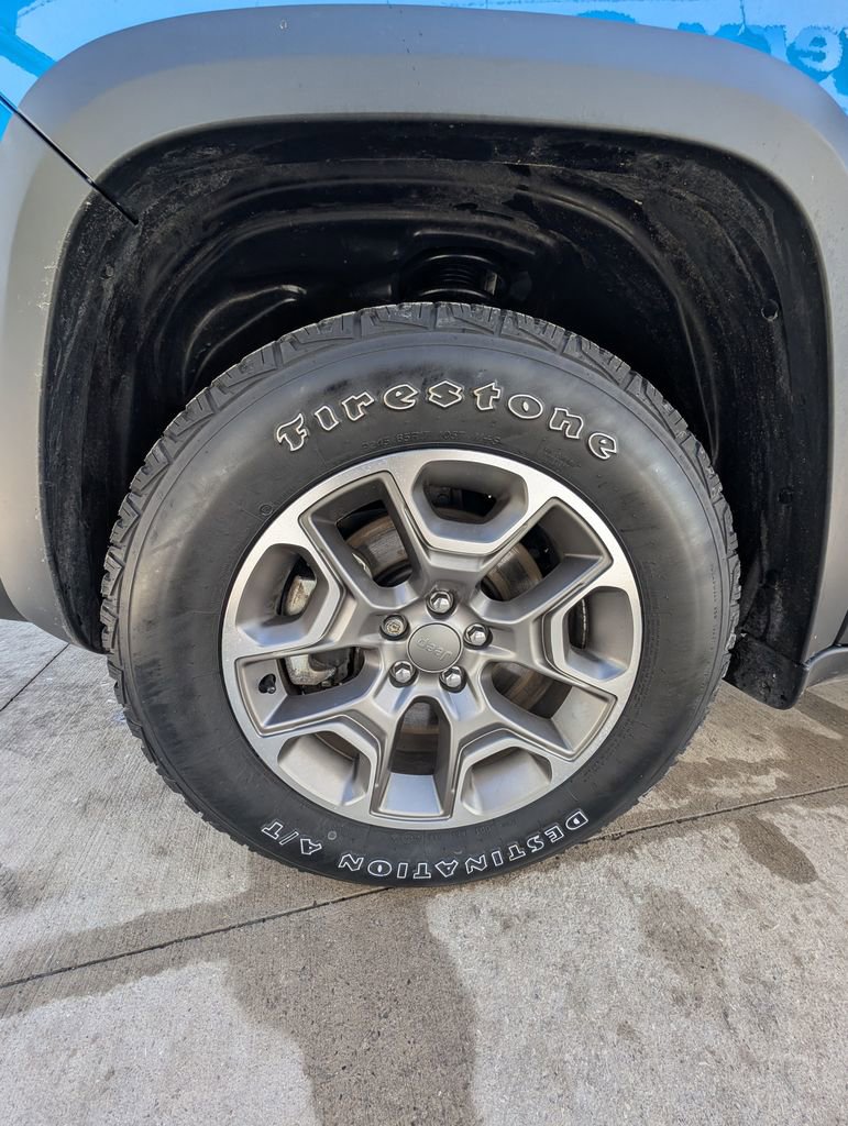 Used 2021 Jeep Cherokee Trailhawk image 41