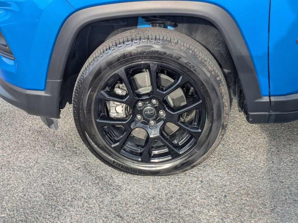 Used 2025 Jeep Compass Latitude w/ Altitude Special Edition image 9