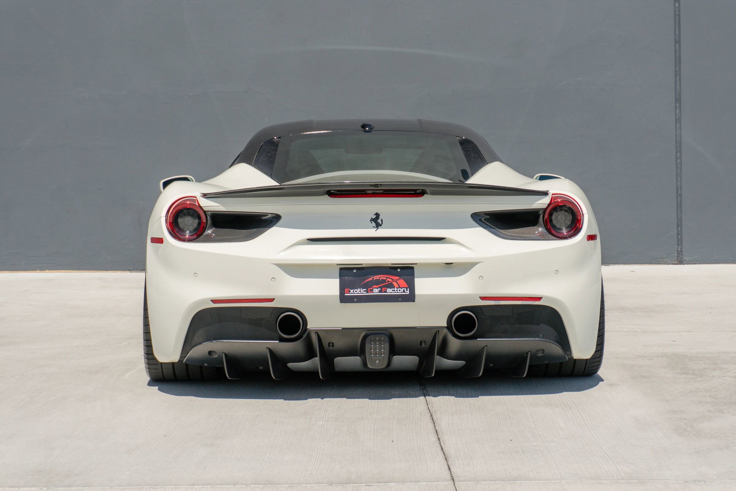 Used 2018 Ferrari 488 GTB RWD image 8