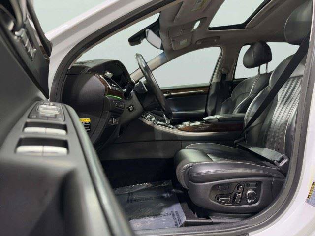 Used 2019 Genesis G90 5.0 Ultimate RWD image 40