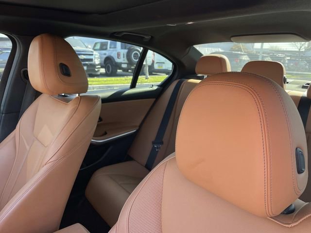 Used 2023 BMW 330i Sedan w/ Convenience Package image 23
