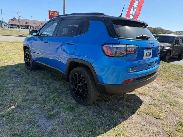 Used 2024 Jeep Compass Latitude w/ Altitude Special Edition image 5