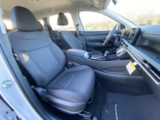 New 2025 Hyundai Tucson SE image 24