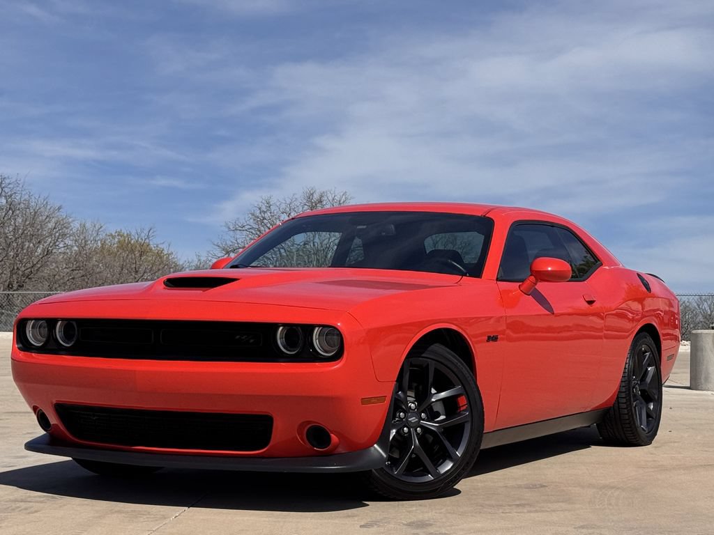 Used 2023 Dodge Challenger R/T w/ Blacktop Package RWD video 2