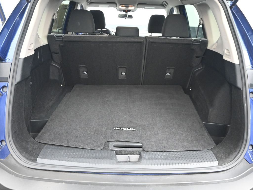 Used 2023 Nissan Rogue SV image 11