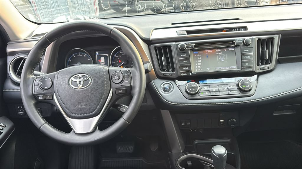 Used 2018 Toyota RAV4 XLE AWD/4WD image 9
