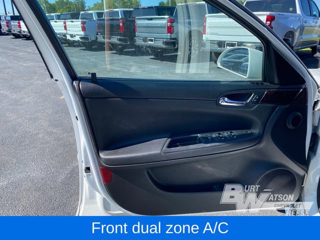 Used 2012 Chevrolet Impala LTZ FWD image 12
