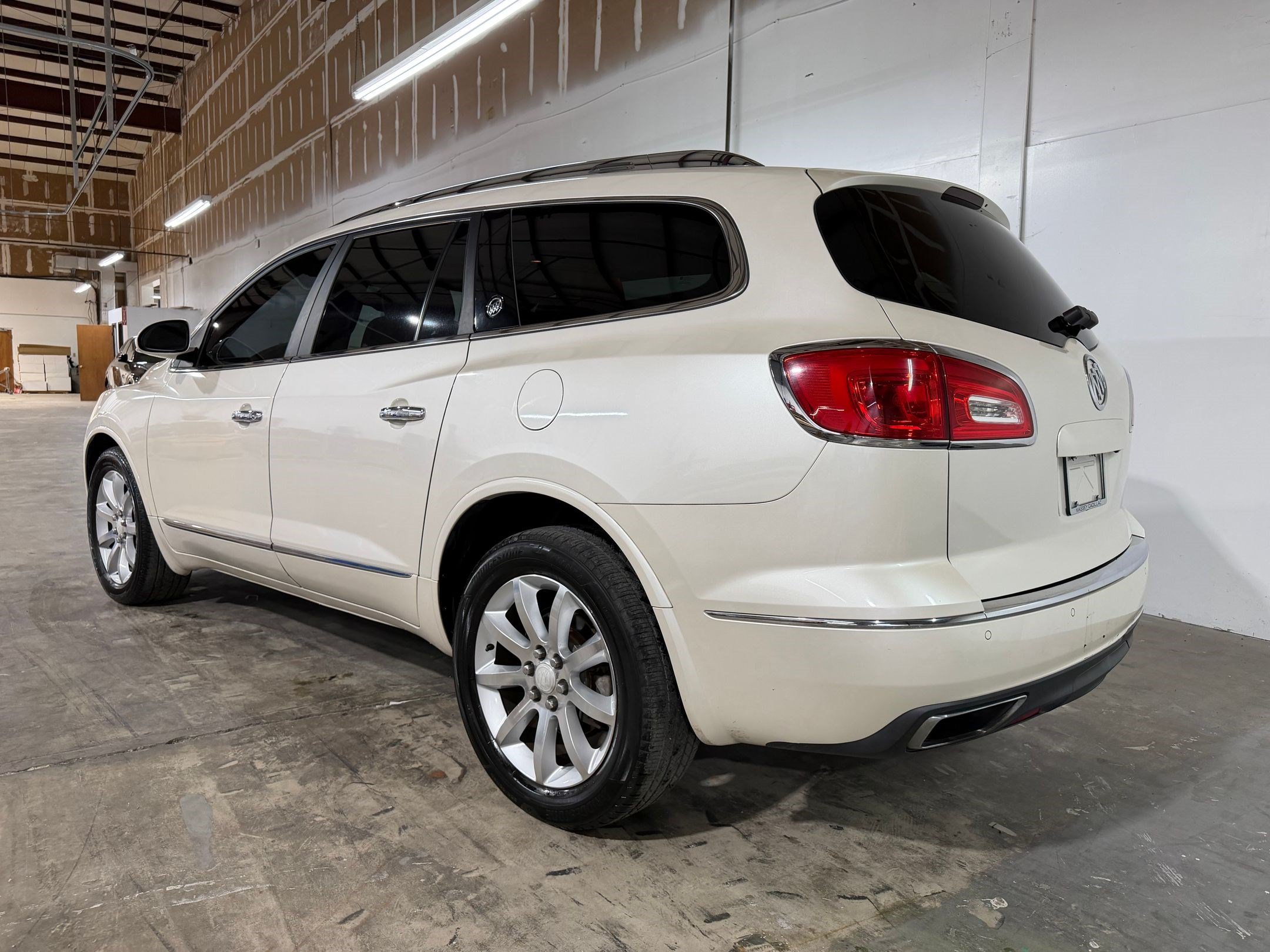 Used 2014 Buick Enclave Premium FWD image 3