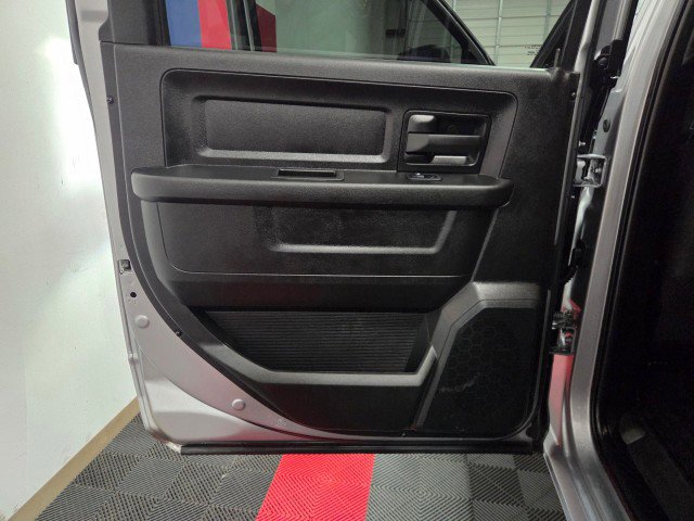 Used 2024 RAM 3500 Tradesman w/ Chrome Appearance Group image 28