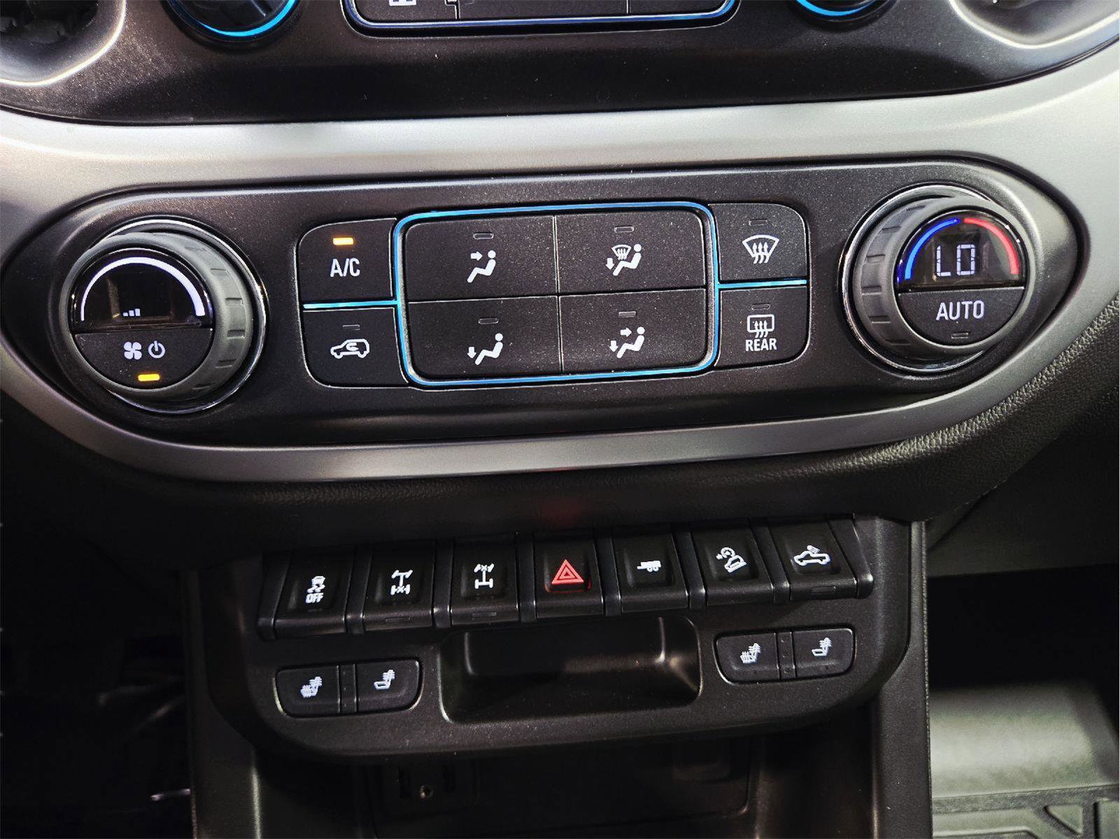 Used 2022 Chevrolet Colorado ZR2 AWD/4WD image 17