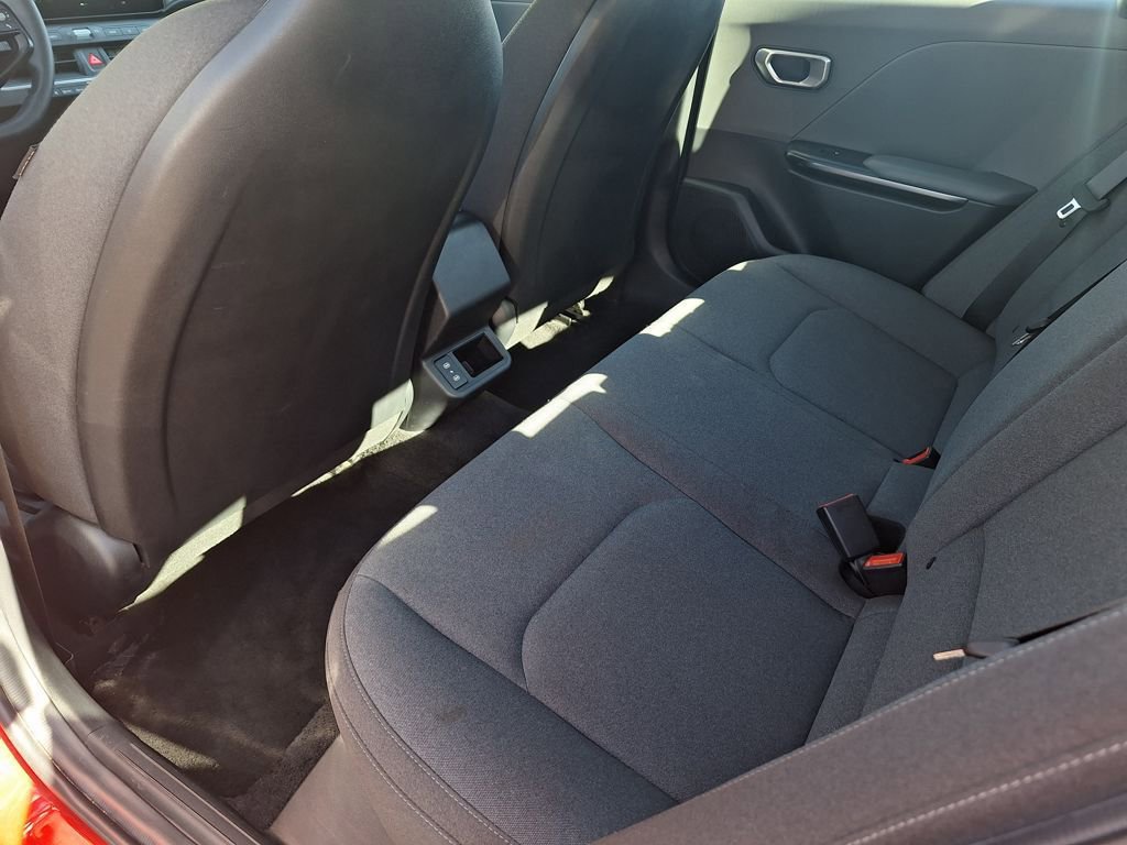 Used 2025 Kia K4 LXS image 11