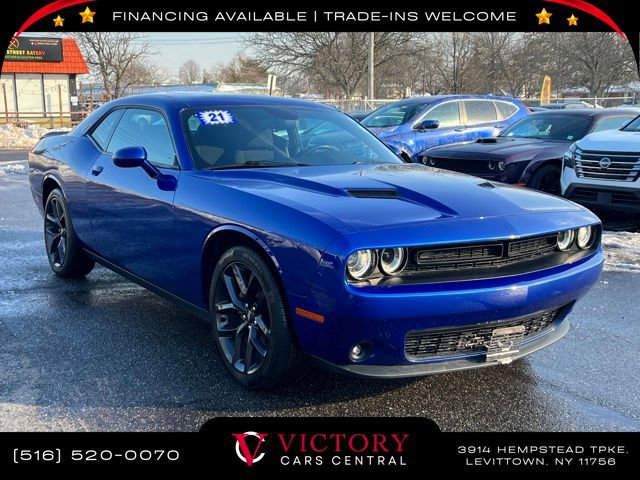 Used 2021 Dodge Challenger SXT w/ Blacktop Package image 3