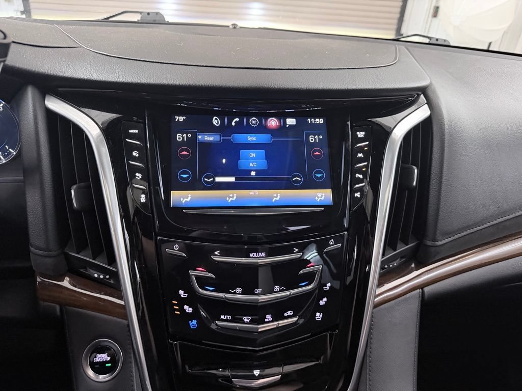 Used 2020 Cadillac Escalade Luxury w/ LPO, Radiant Package AWD/4WD image 19