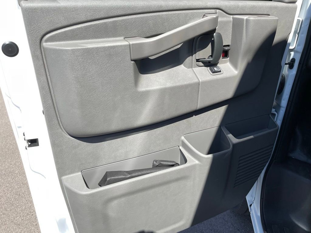 New 2025 Chevrolet Express 3500 w/ Power Convenience Package image 18