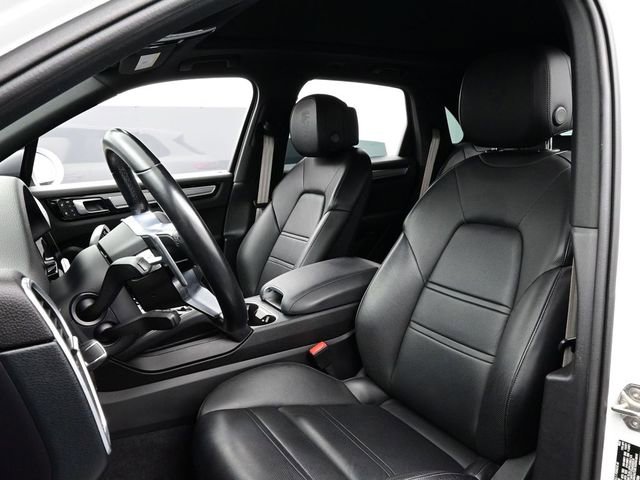 Certified 2022 Porsche Cayenne Platinum Edition image 5