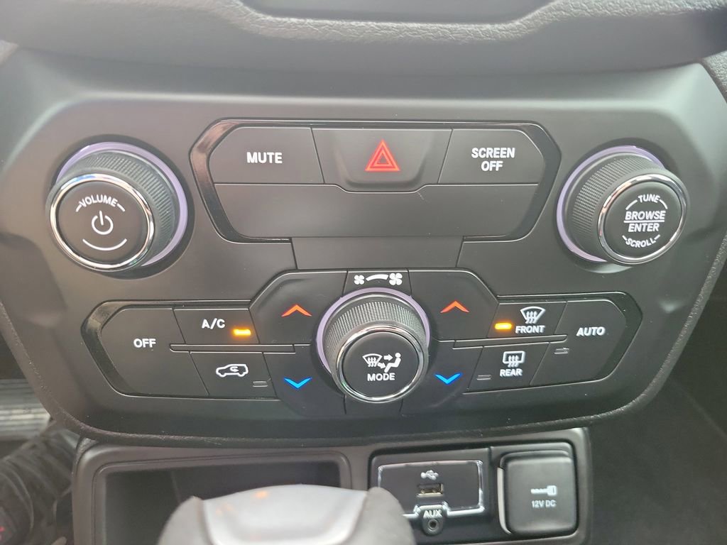 Used 2019 Jeep Renegade Altitude w/ Quick Order Package 22M FWD image 35