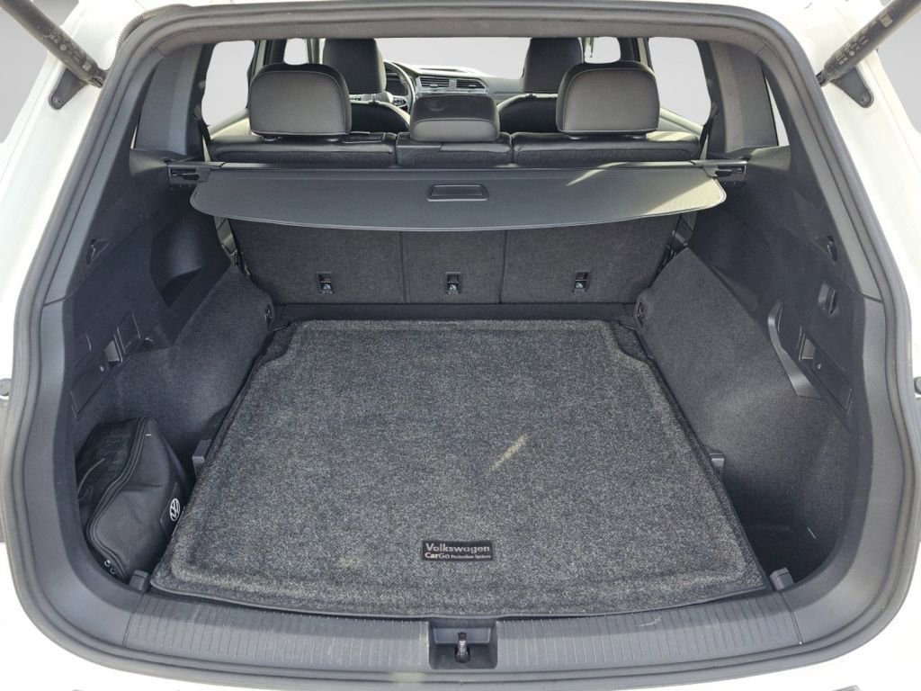 Used 2022 Volkswagen Tiguan SEL R-Line image 27