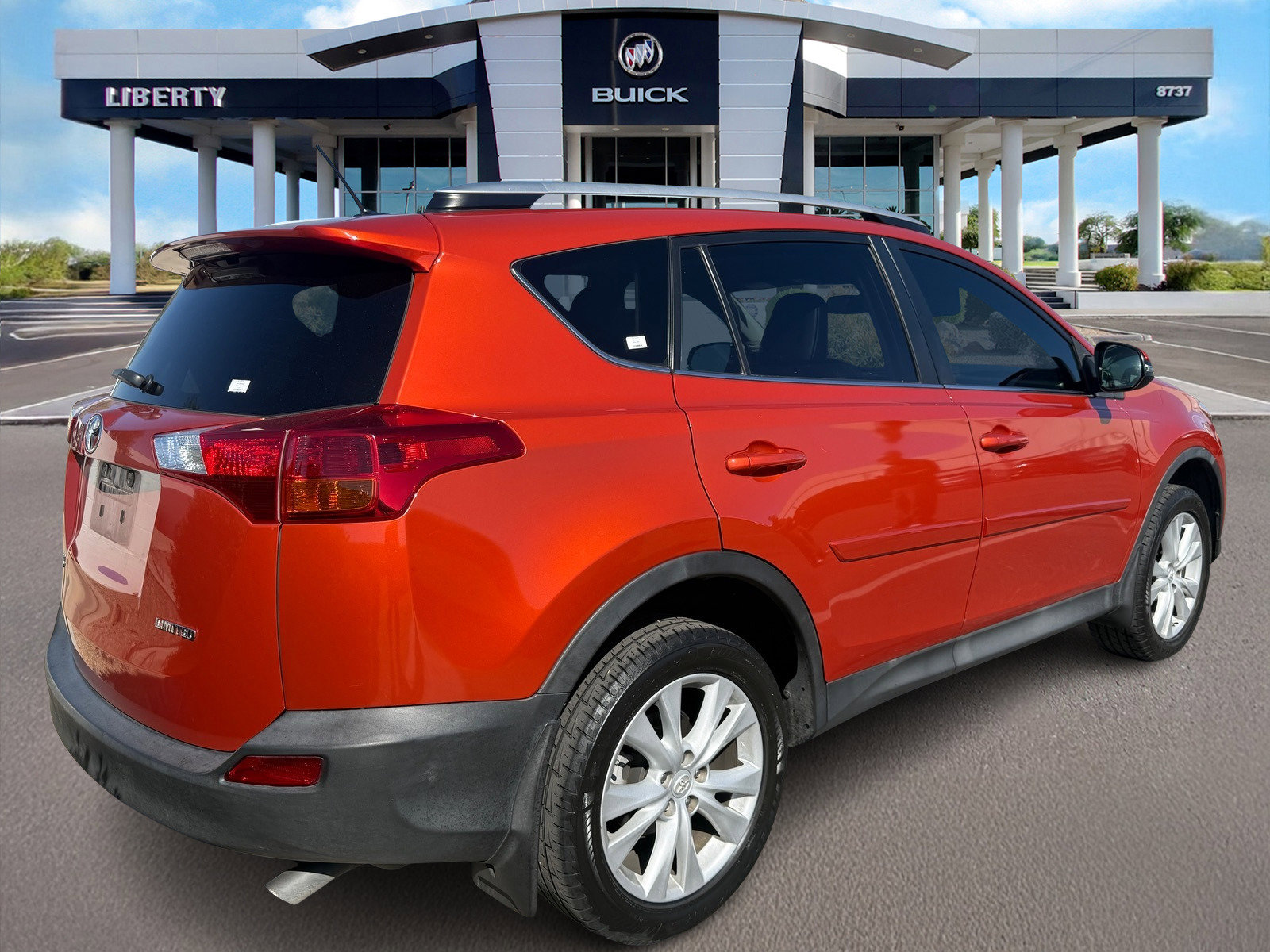 Used 2015 Toyota RAV4 Limited w/ Technology Package image 2