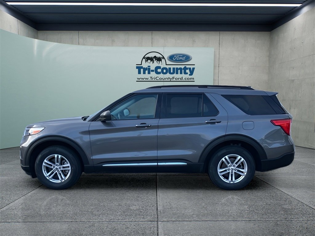 Used 2022 Ford Explorer XLT image 4