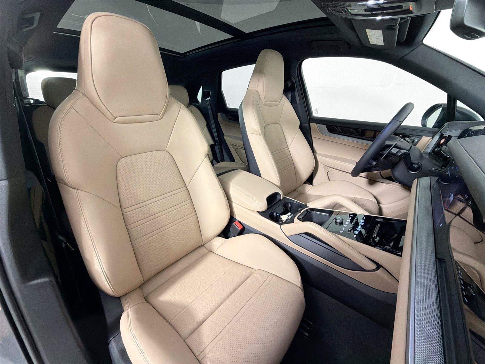 Certified 2026 Porsche Cayenne AWD/4WD image 27
