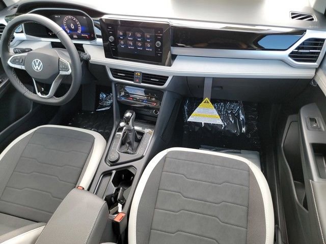 New 2025 Volkswagen Taos SE image 32