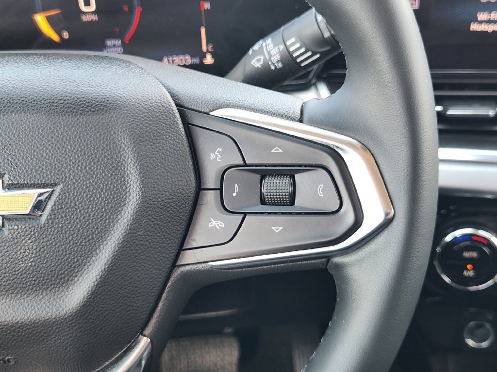 Used 2024 Chevrolet Trax LT w/ Driver Confidence Package FWD image 27