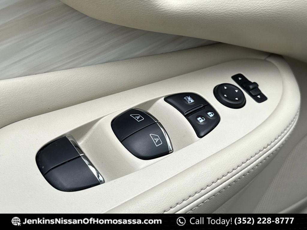 Certified 2018 Nissan Murano SL w/ Cargo Package image 27