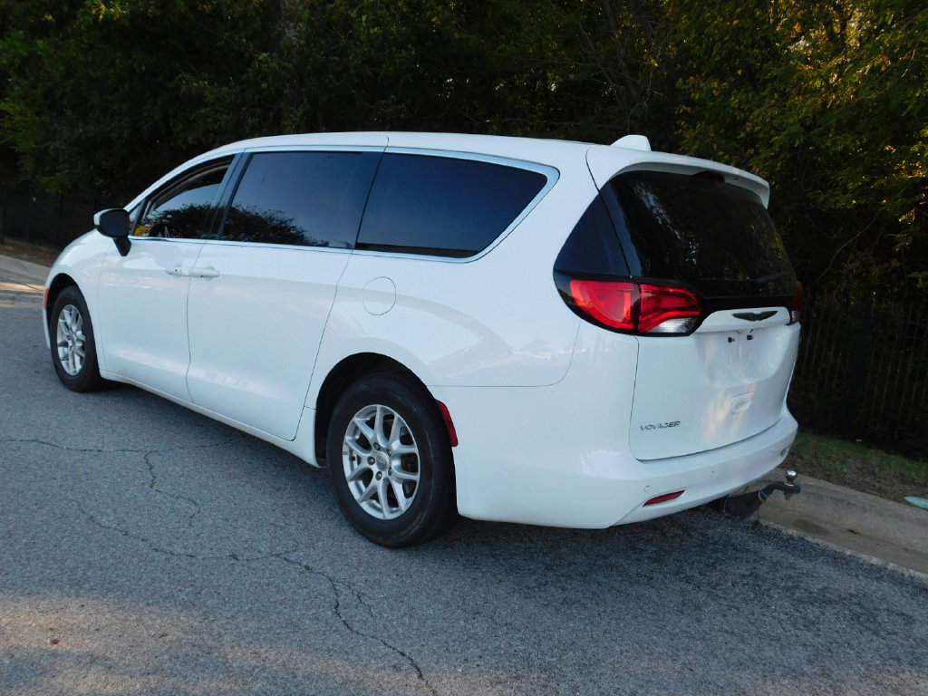 Used 2020 Chrysler Voyager LX w/ Cold Weather Group FWD image 10