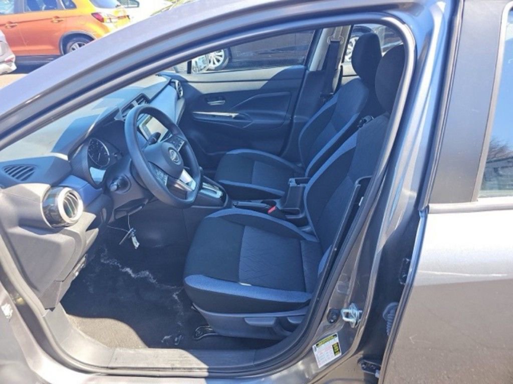 Used 2025 Nissan Versa SV image 13